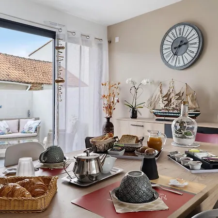 D'hotes - Marine Bed and Breakfast