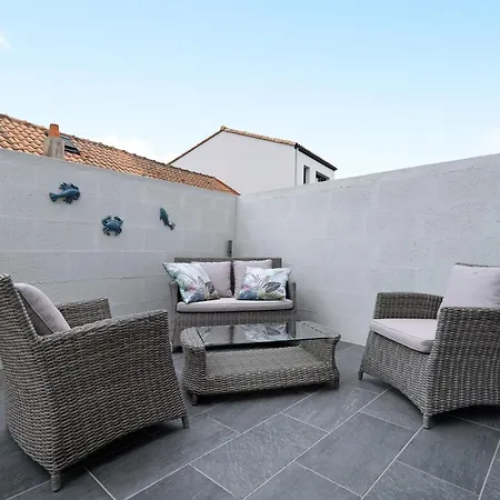 D'hotes - Marine Bed and Breakfast
